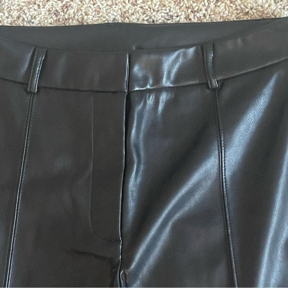 7 For All Mankind Faux Leather High Waisted Straight Leg Crop Gaucho Pants L NEW - Picture 4 of 7